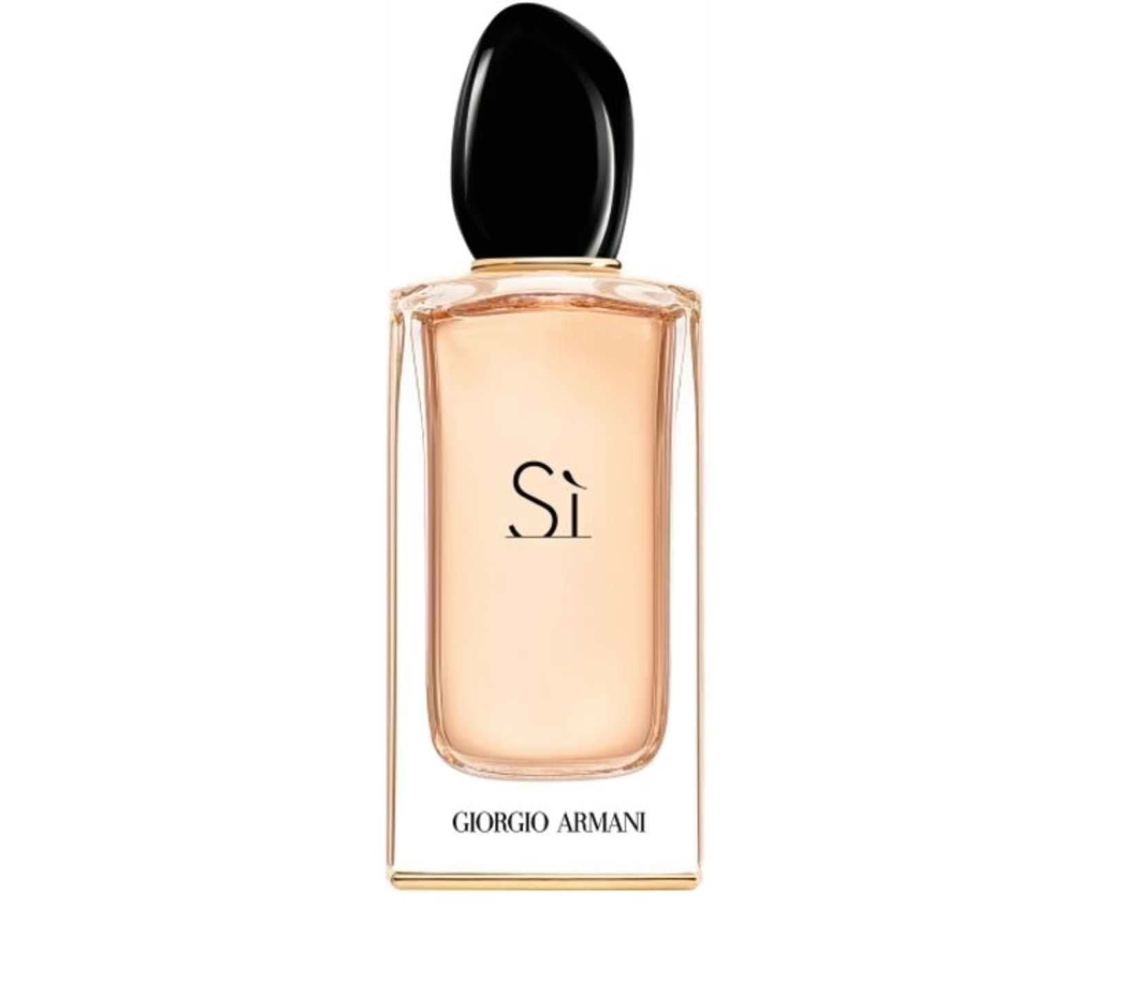 Sì Eau De Parfum Armani Si is a women's fragrance by the fashion house Giorgio Armani, introduced in 2013. This scent embodies the essence of the modern woman—bold, confident, and sophisticated. Here’s a look at the key characteristics and notes of Armani