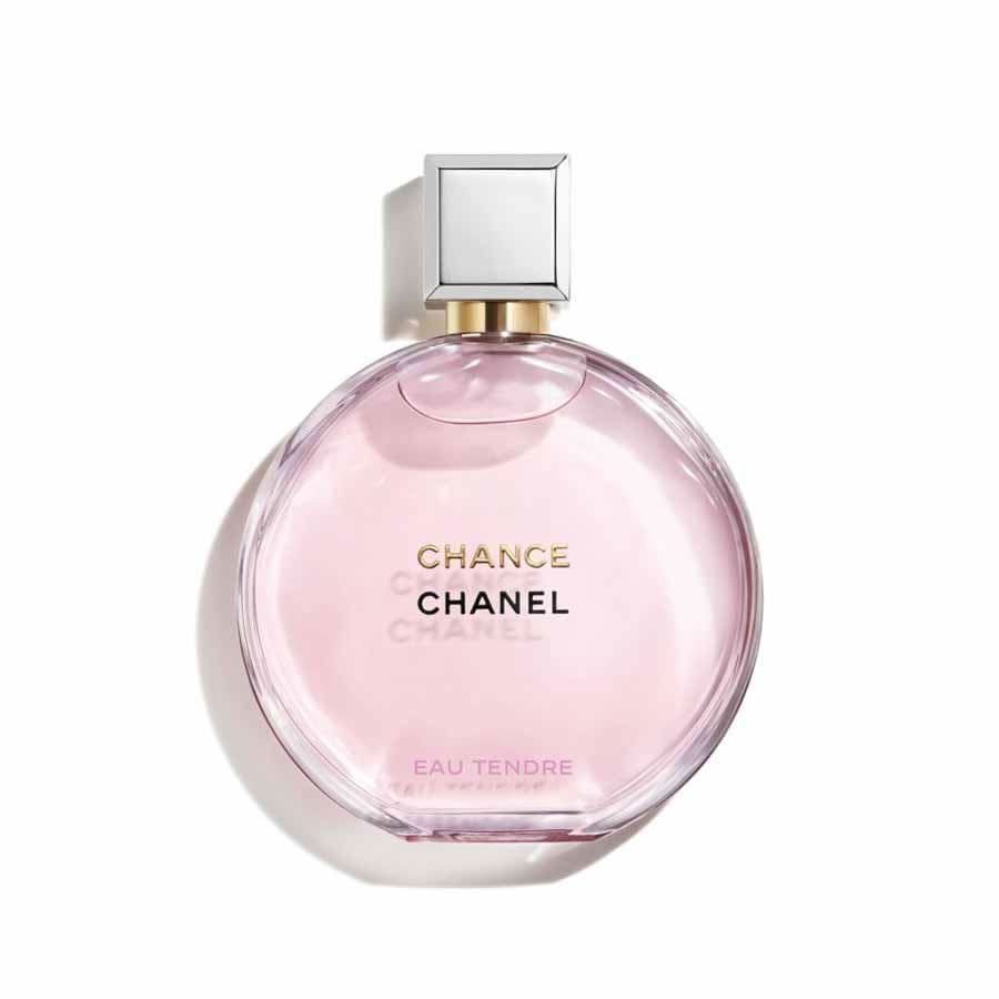 Chance Eau Tendre Eau De Parfum Fragrance DescriptionChanel Chance Eau Tendre wraps you in a sensual scent that enhances your charm, highlights your uniqueness, and makes you unforgettable. This fragrance possesses the power to captivate and lead you into
