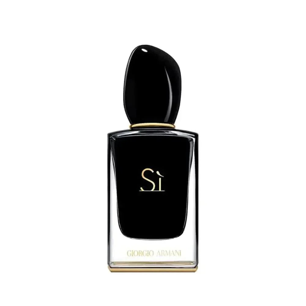 Si Intense Black Eau De Parfum Giorgio Armani presents Sì Intense Eau de Parfum as a passionate, assertive, and unprecedentedly feminine fragrance. Building upon the intensely seductive liqueur of black currant, it incorporates nuances of freesia and the