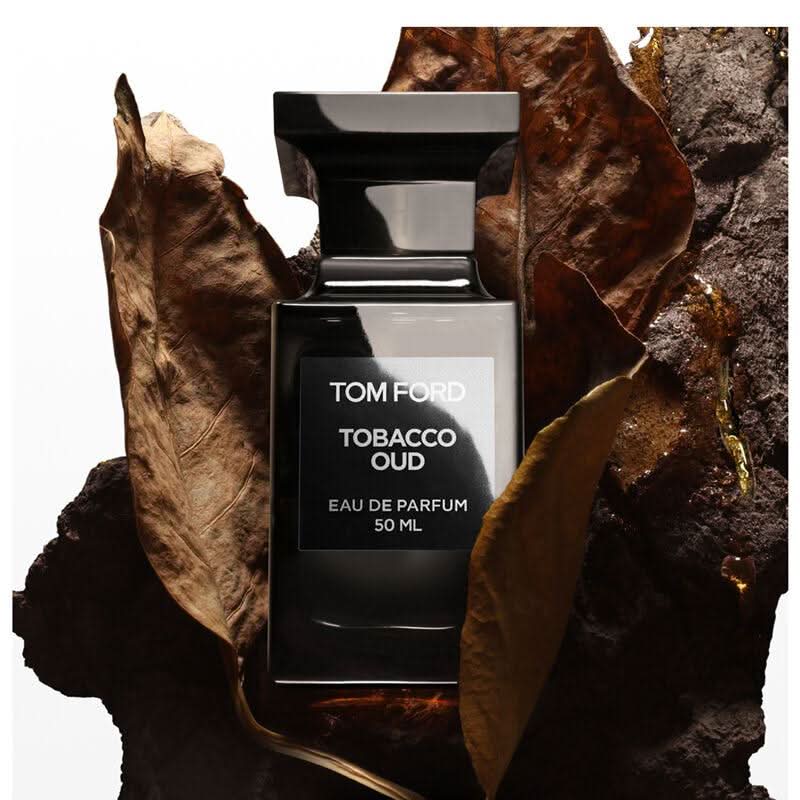 Tobacco Oud Eau De Parfum Tom Ford Tobacco Oud Eau De Parfum is an evocative and richly layered fragrance that combines the deep, smoky allure of oud with the warmth and spice of tobacco. This scent captures the essence of old-world luxury, blending tradi